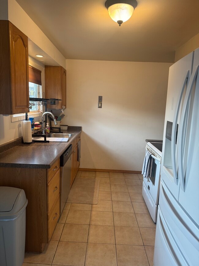 Photo - 6215 N Cedar St