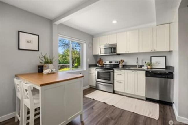 Photo - 1800 Taylor Ave N Unit #1
