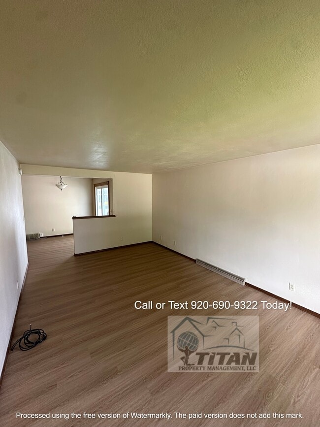1207 Meadow Ln