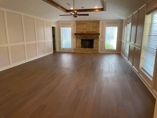 Photo - 870 Fenway Park