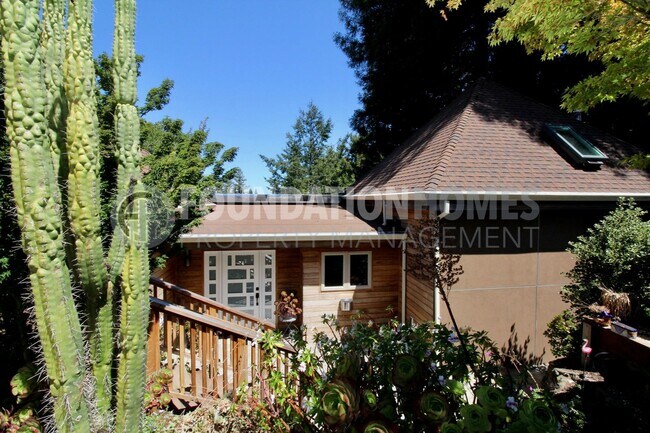 Photo - Modern Mill Valley Retreat - Washer/Dryer - Hiking - FOUNDATION