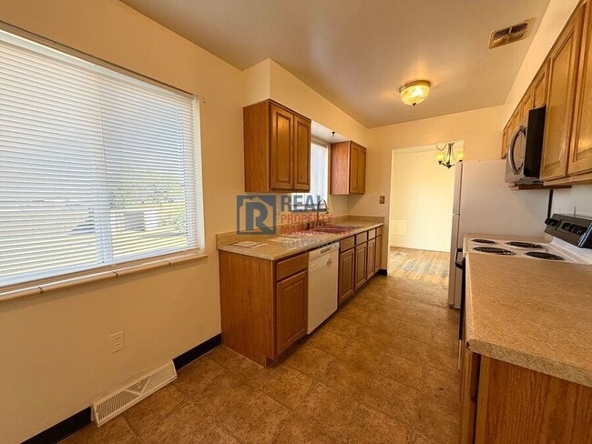 Photo - 504 Toledo St