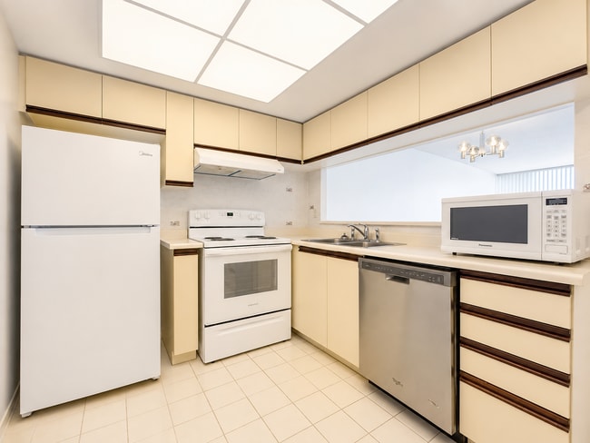Building Photo - Suite 1103-330 Alton Towers Circle Unit 1103