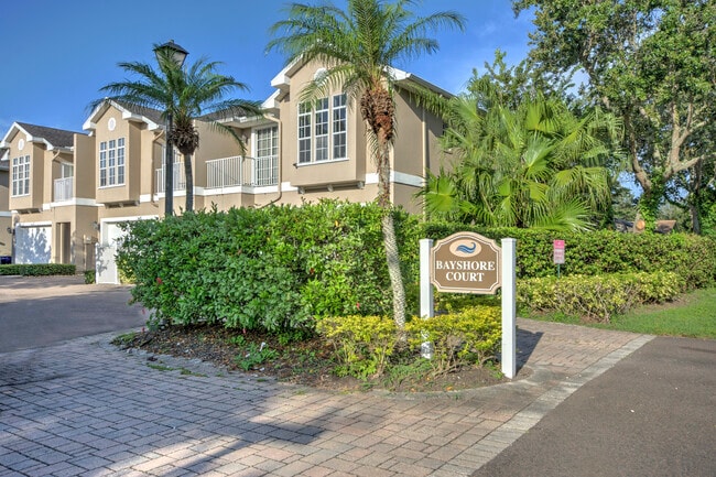 Building Photo - 1800 Bayshore Way