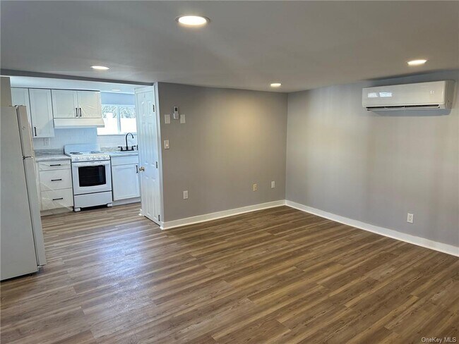 Photo - 2829 Crompond Rd