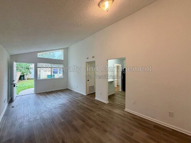 Photo - 8113 San Jose Manor Dr E