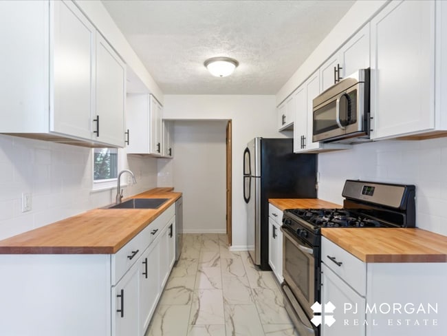 Photo - 3 bedroom , 2 bathroom House - Recently Up...