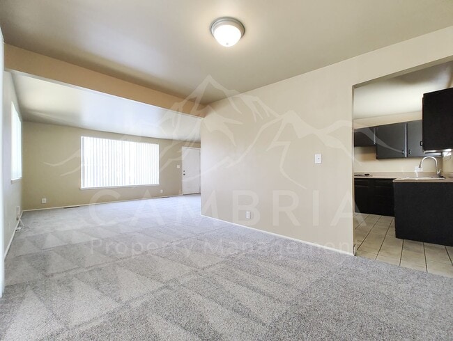 1637 Paradise Ln