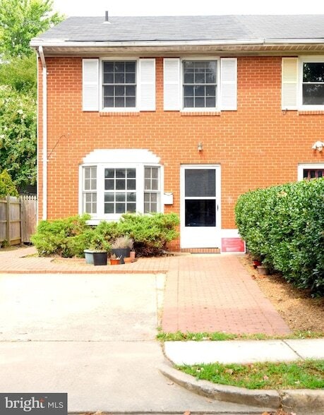Building Photo - 508 E Windsor Ave