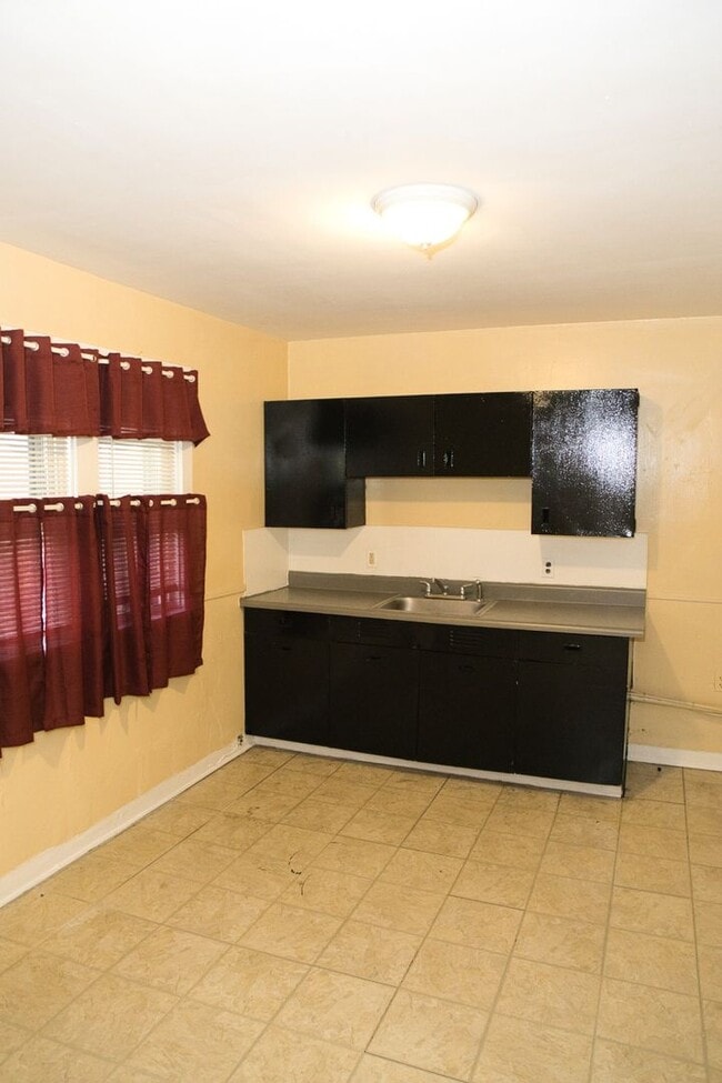 Photo - 865-869 Clifford Unidad 3 Bed Up