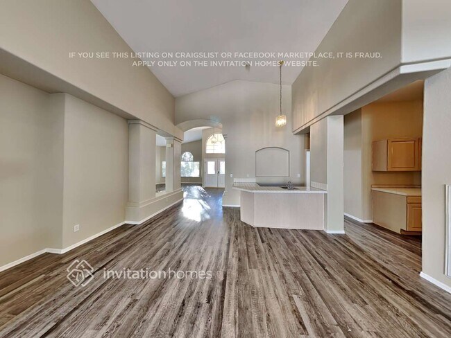 Photo - 1445 Castle Crest Dr