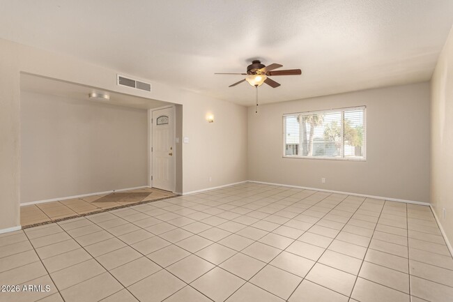 Photo - 1887 E Palmcroft Dr