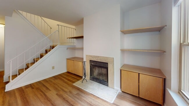 Photo - 1433 A St NE