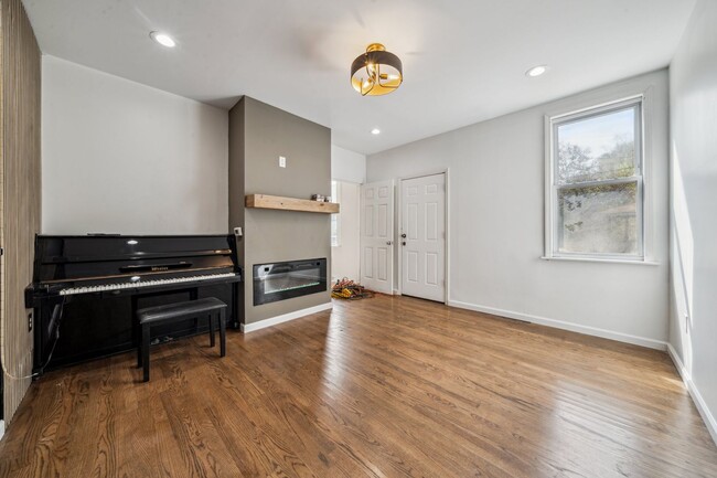 Photo - 3 Bedrooms 1 bath home for RENT!