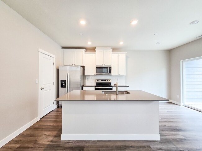 Photo - Newly Built Townhome 4bd 2.5ba