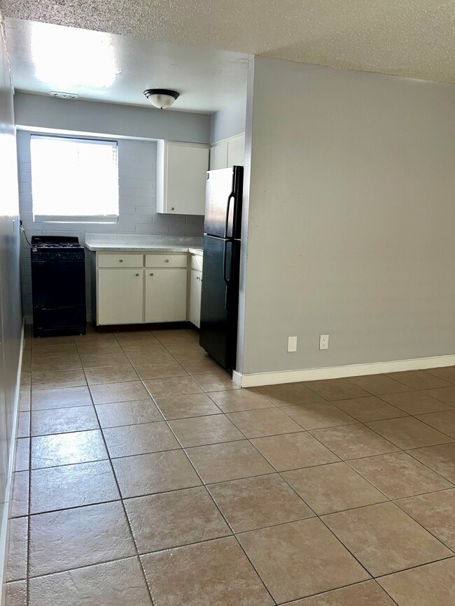 Photo - 1433 S Kenneth Pl