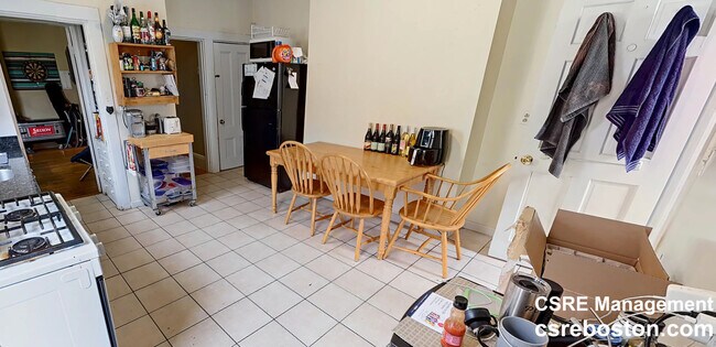 Photo - 12 Saunders St