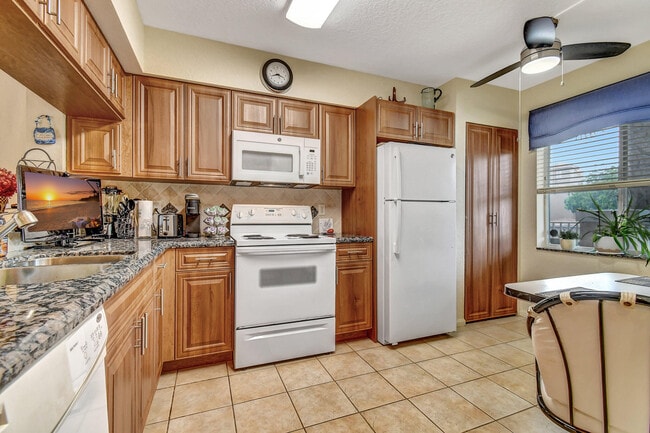 Photo - 5842 Crystal Shores Dr Unit 207
