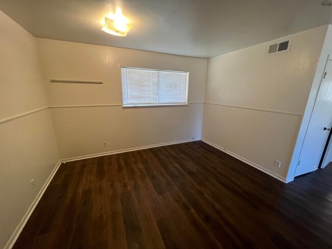 Photo - 5129 Parklane Dr