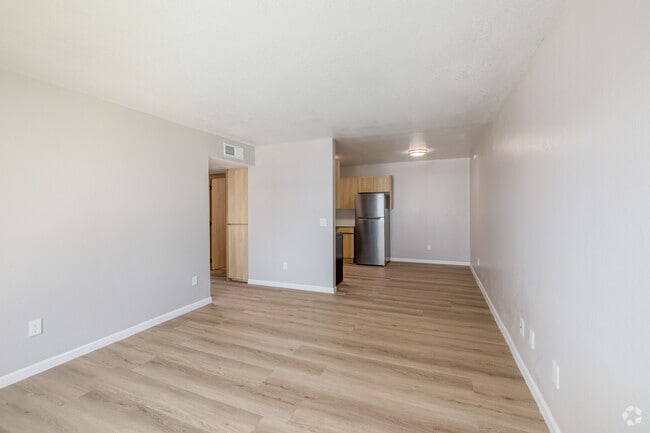 2BR, 1BA - 750SF - Living Room