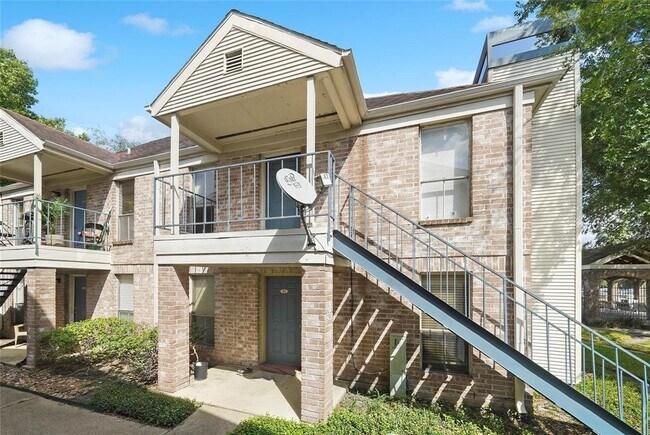 Photo - 3900 Woodchase Dr