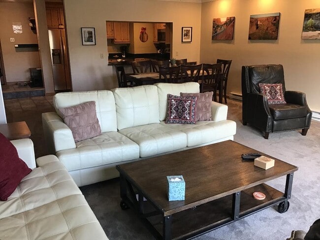 Building Photo - 305 S Park Ave Unit 300-Cimarron