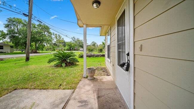 Photo - 2216 Avenue F