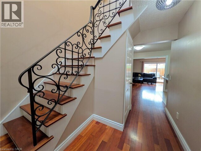 Photo - 34 Dynasty Ave