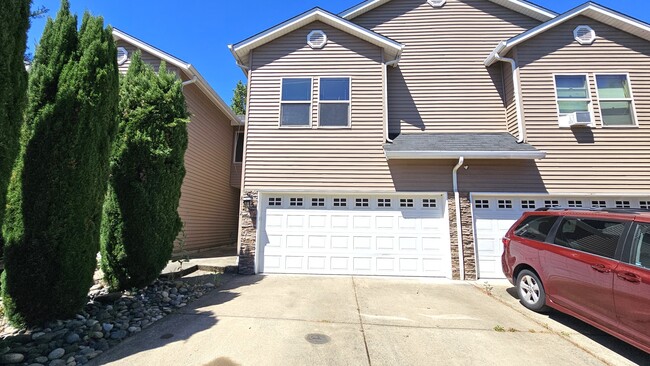 Building Photo - 8102 NE 36th Ct Rental