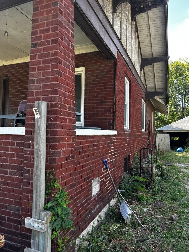 Photo - 830 N Wood River Ave
