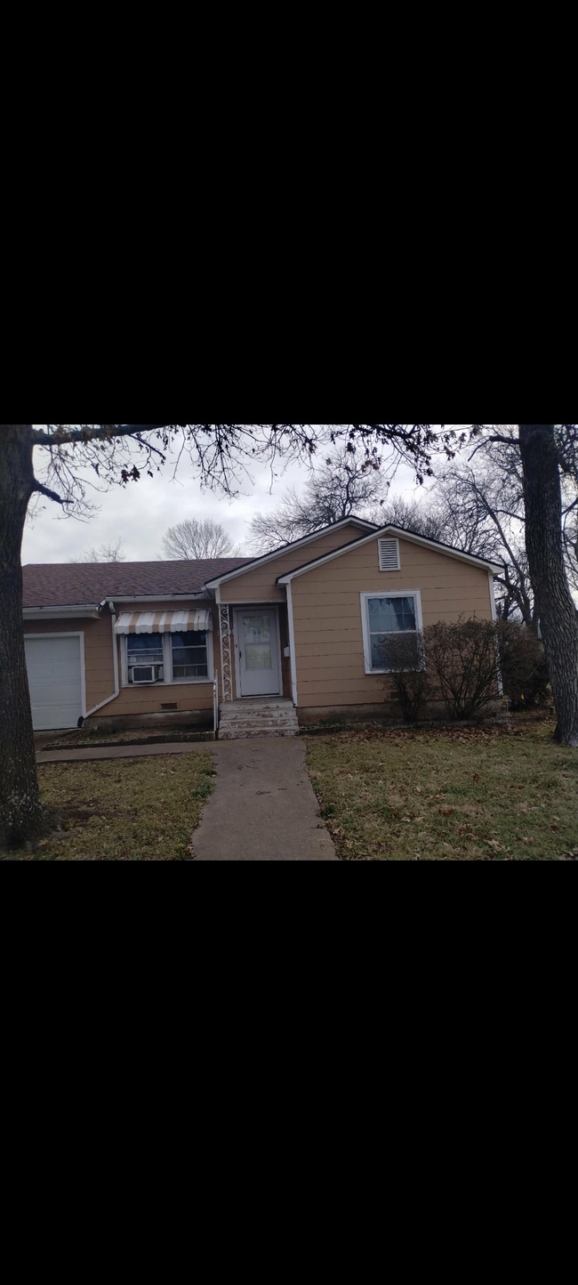 Photo - 207 N Highland Ave