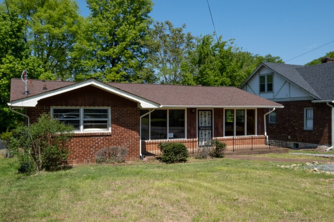 Building Photo - 1021 Maynor Ave