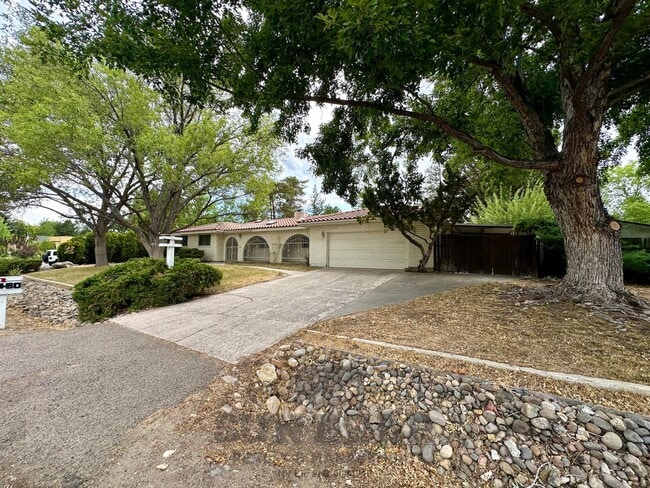 Building Photo - Ranch-style home with Spanish / Mediterran...