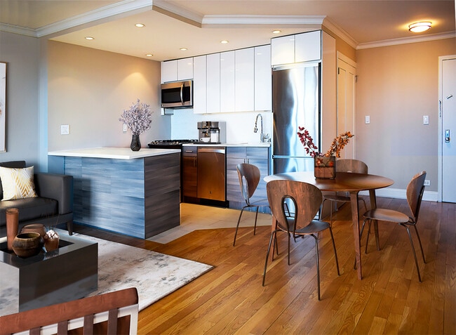 Photo - Independence Plaza