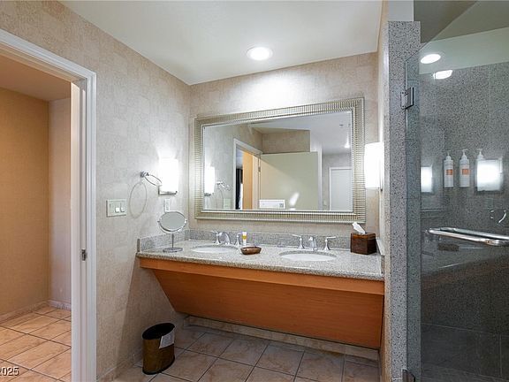 Photo - 211 E Flamingo Rd Unidad 1