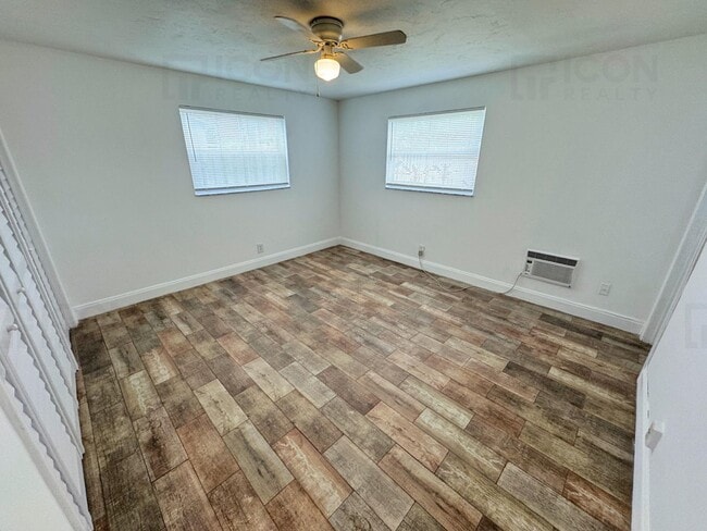 Photo - 207 SE 4th Ave