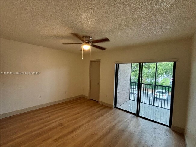 Photo - 10350 SW 220th St Unidad 251
