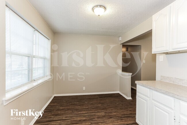 Photo - 1839 Wynn Terrace