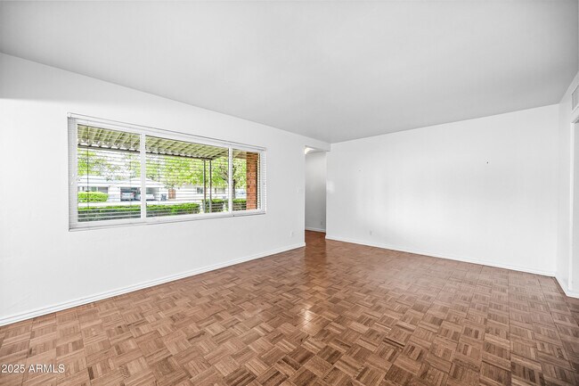 Photo - 4039 E Cambridge Ave