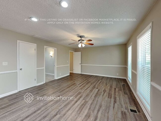 Photo - 5789 Chisholm Trail SW