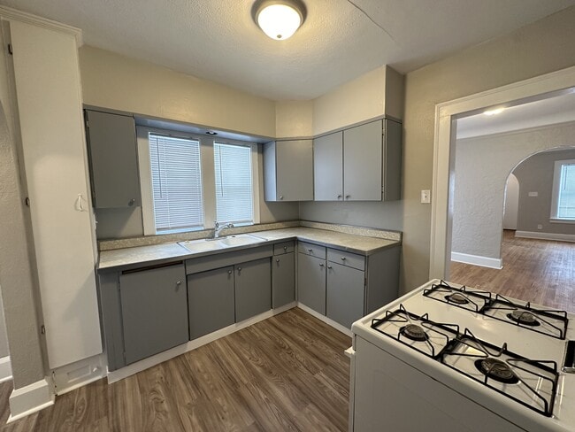 Photo - 1807 Carney Ave