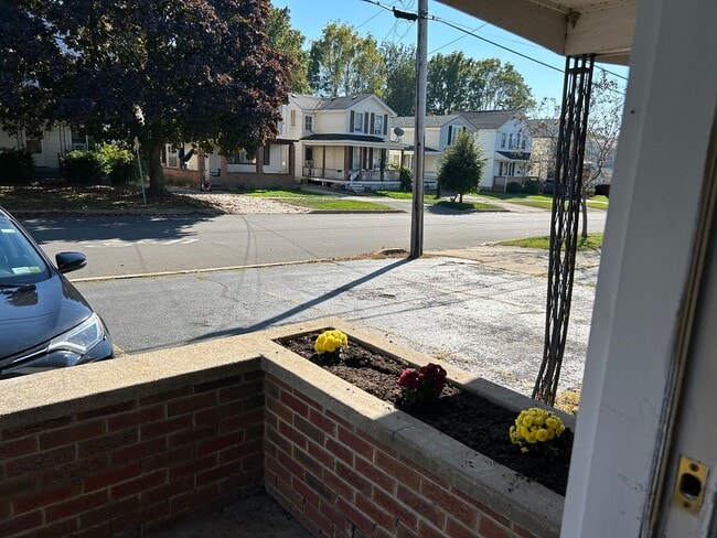 Building Photo - 153 W Seneca St Unit 153 W Seneca ST