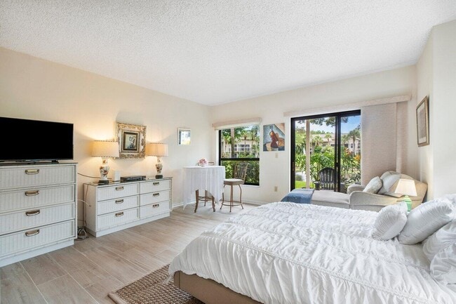 Photo - 11863 Wimbledon Cir Unit 427