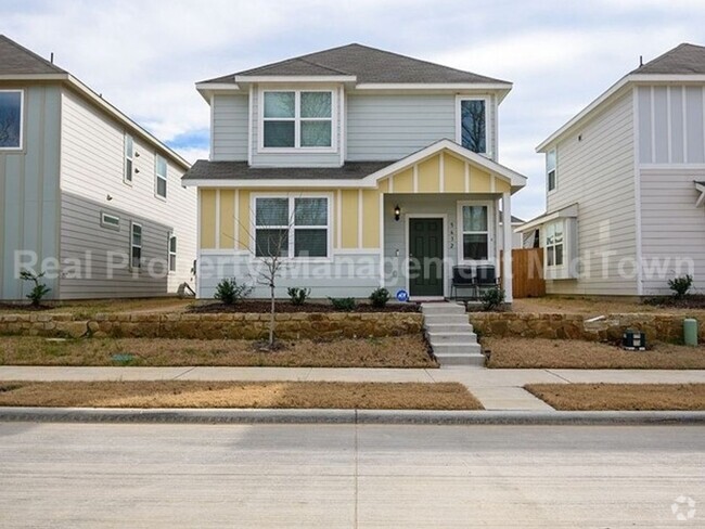Building Photo - Charming spacious 2-story home with 3 bedr...
