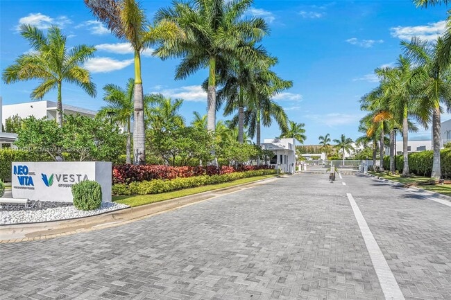 Photo - 10330 NW 68th St