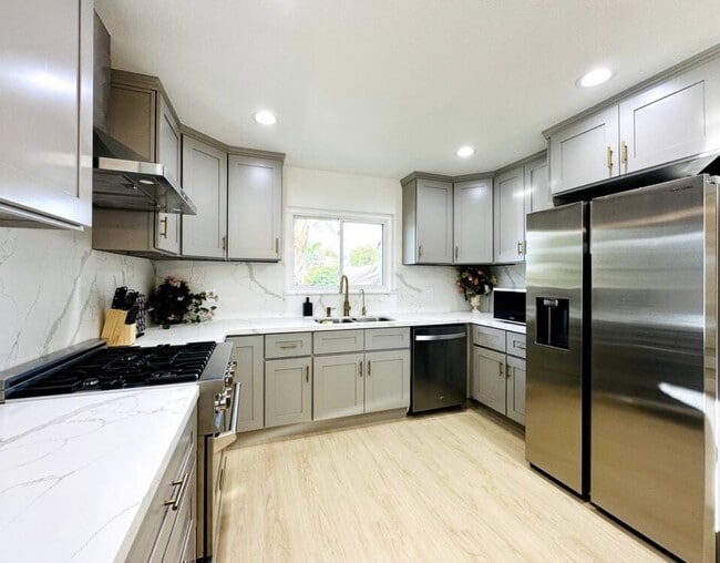 Photo - 11472 Banner Ave