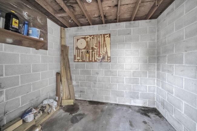 358 Kepner Dr NE