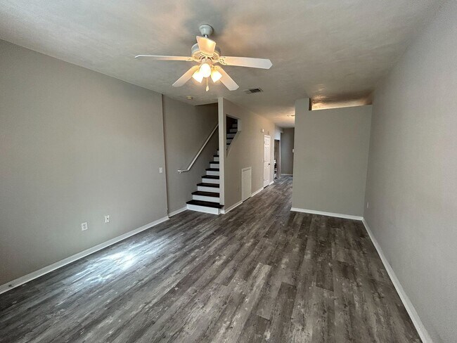 Photo - Victoria Station #147