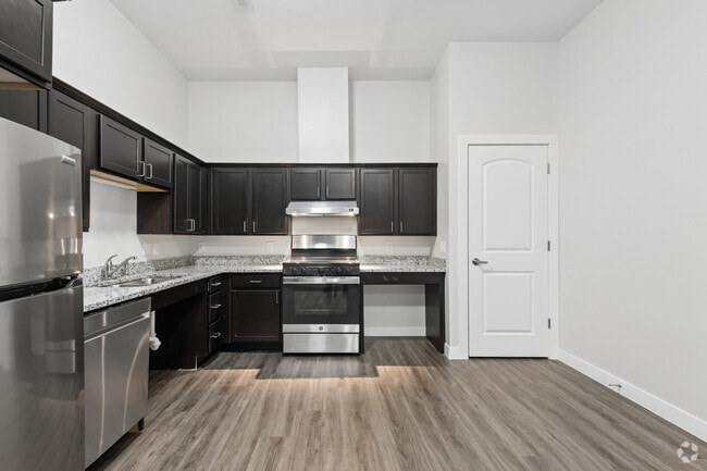 1BR, 1BA - 930SF - Kitchen