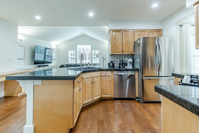 Photo - 1241 Masters Ave
